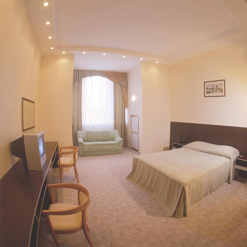 Astoria Hotel Dnipro Værelse billede